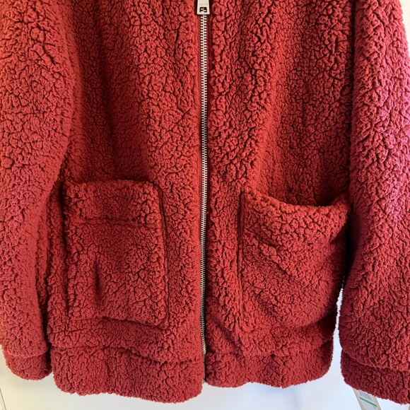 Levi’s Red Teddy Coat Faux Fur Zip Jacket Women’s Large NWT - Picture 6 of 9
